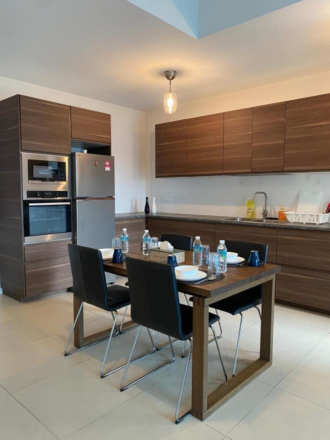 Reizz Residence By Leo Suites Kuala Lumpur Bagian luar foto