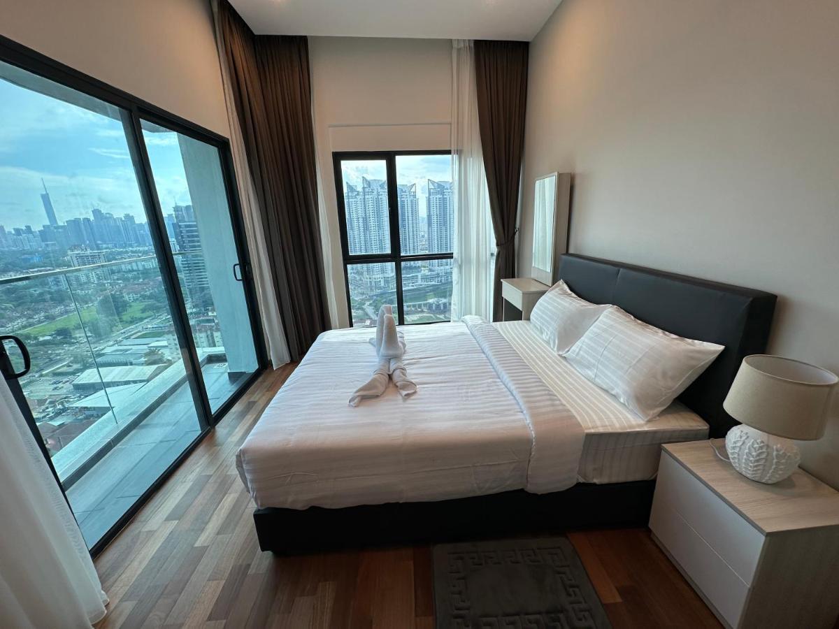 Reizz Residence By Leo Suites Kuala Lumpur Bagian luar foto