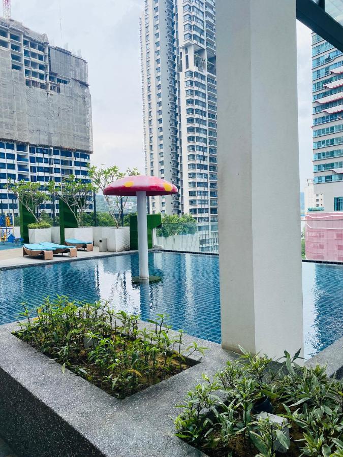 Reizz Residence By Leo Suites Kuala Lumpur Bagian luar foto