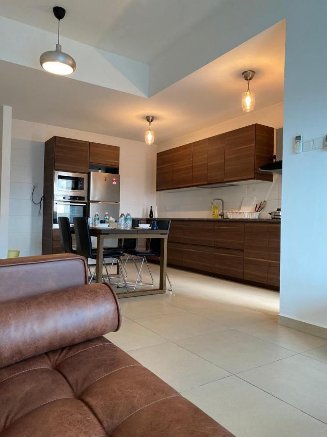 Reizz Residence By Leo Suites Kuala Lumpur Bagian luar foto