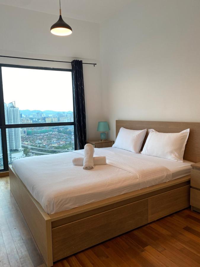 Reizz Residence By Leo Suites Kuala Lumpur Bagian luar foto