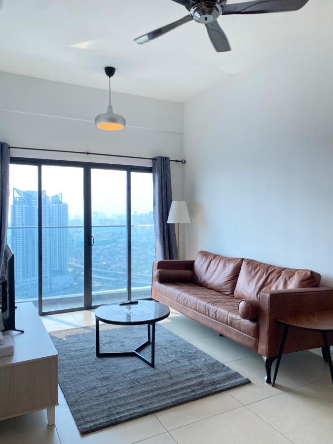Reizz Residence By Leo Suites Kuala Lumpur Bagian luar foto