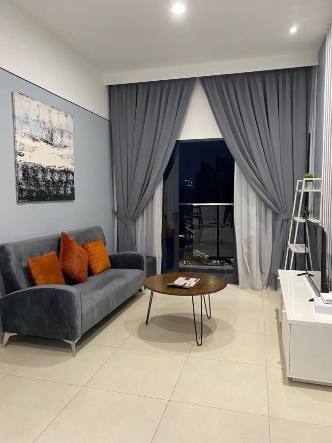 Reizz Residence By Leo Suites Kuala Lumpur Bagian luar foto