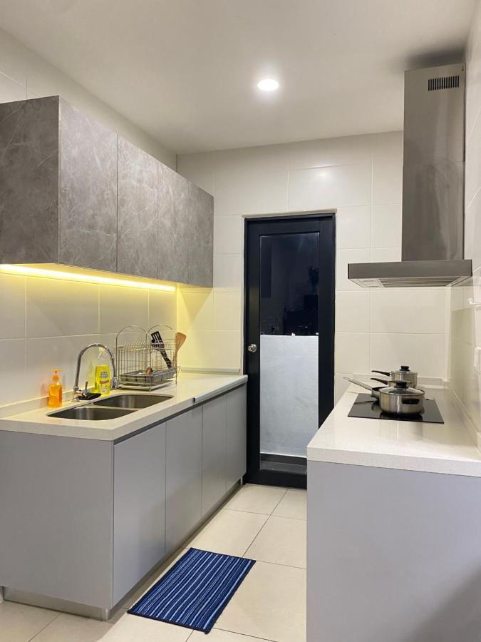Reizz Residence By Leo Suites Kuala Lumpur Bagian luar foto