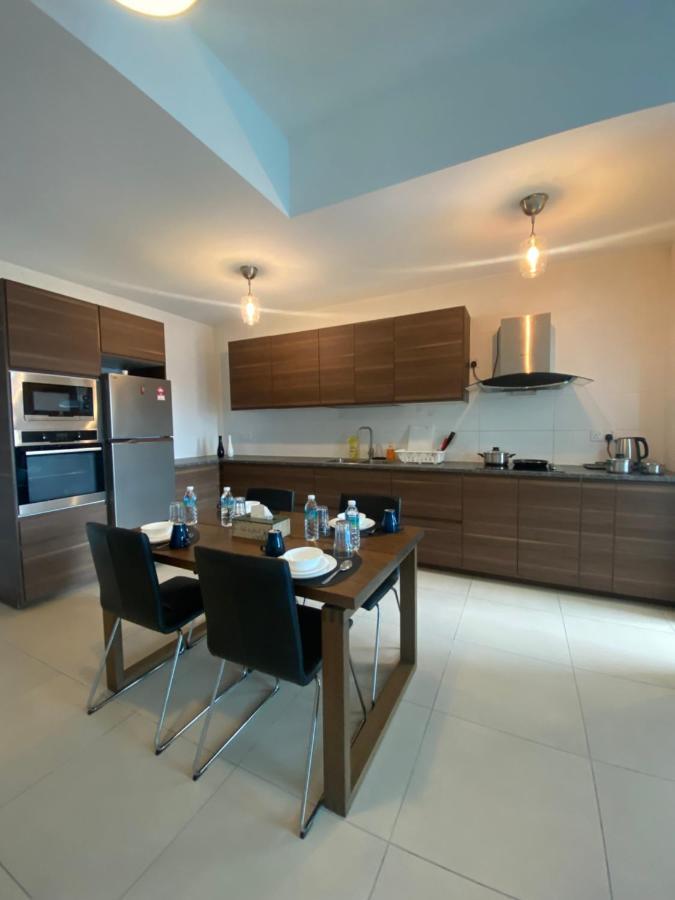 Reizz Residence By Leo Suites Kuala Lumpur Bagian luar foto